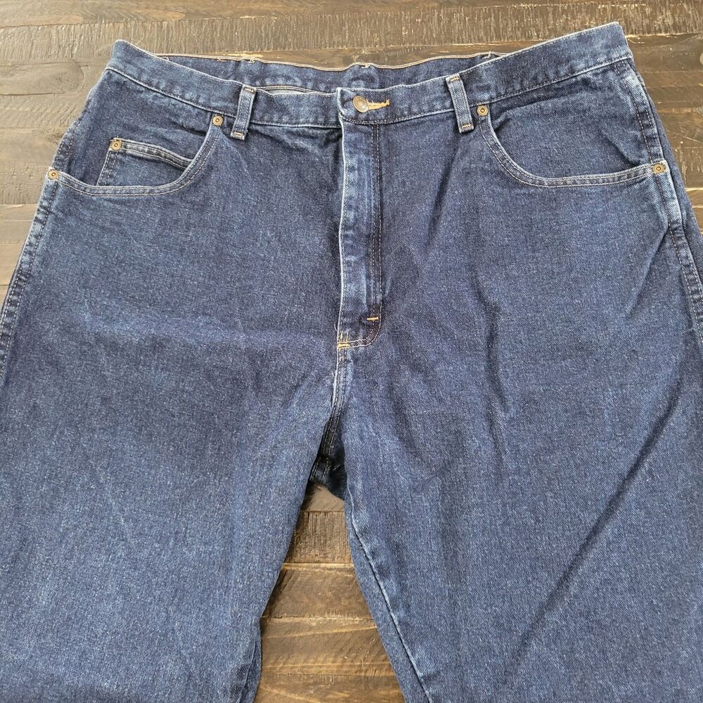 Wrangler Rugged Wear Mens 42x30 Dark Wash Denim Jeans